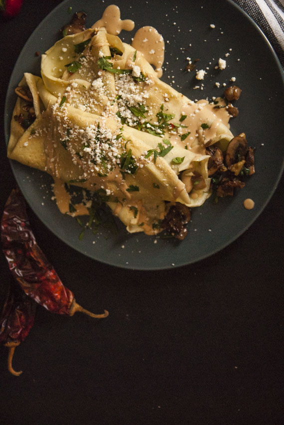 spicy-mushroom-spinach-walnut-stuffed-crepes